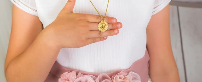 La primera comunión nunca se olvida, y nuestras joyas para ese día tampoco