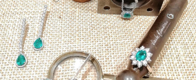 Luce nuestras joyas con piedras preciosas este verano