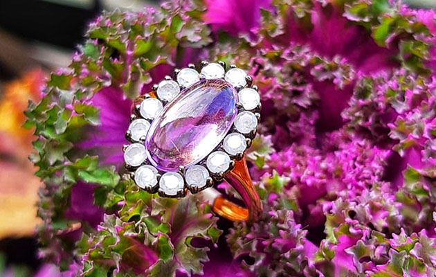 Luce nuestras joyas con piedras preciosas este verano